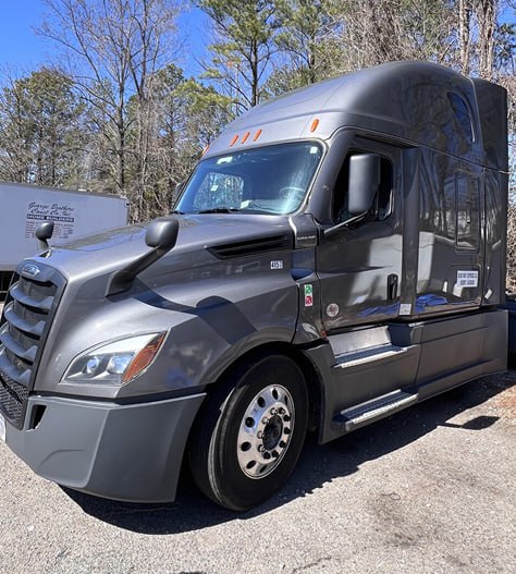 2023 Freightliner Cascadia 126