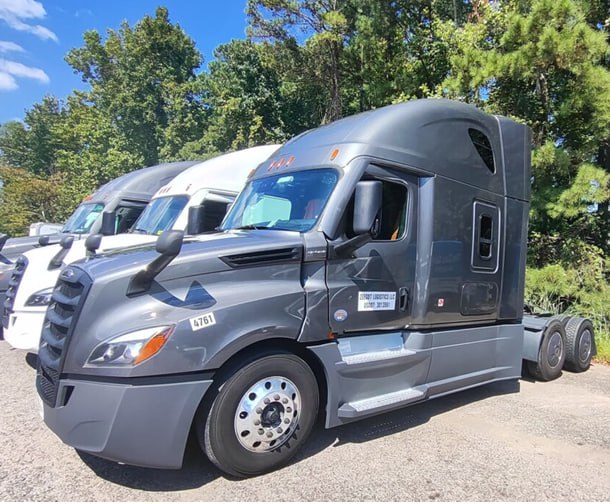 2023 Freightliner Cascadia 126